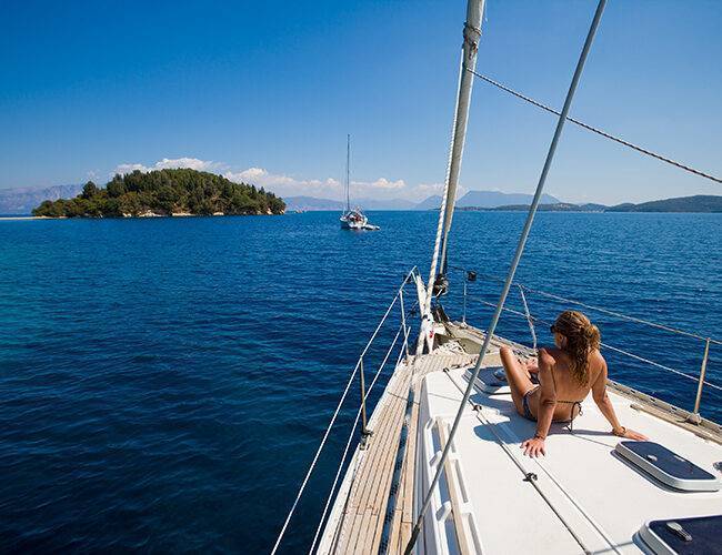 Discover Greece with a Luxury Yacht Charter