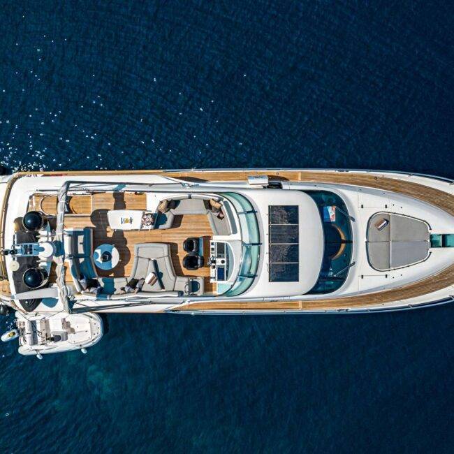 Jolidar Private Luxury Yacht Charter
