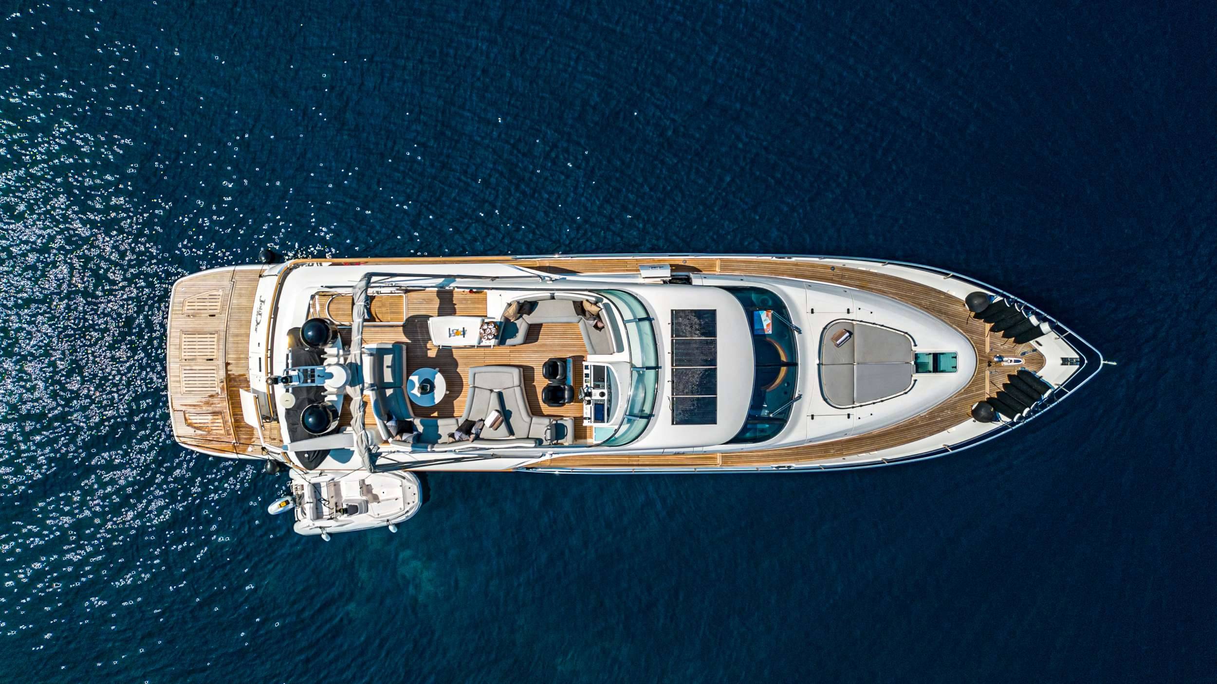 Jolidar Private Luxury Yacht Charter